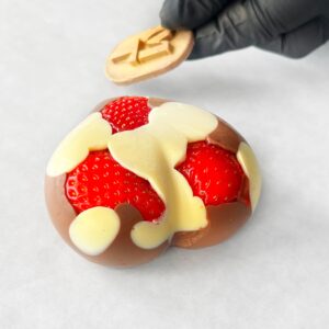 Шоколадный пончик-сердечко